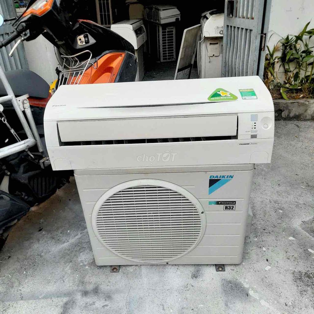 máy lạnh đaikin FTKC25