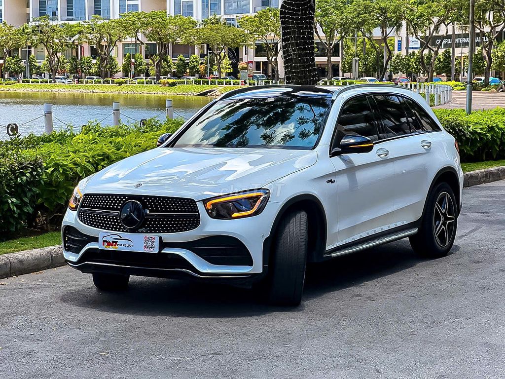 Mercedes Benz GLC300 2022 - 45000 km