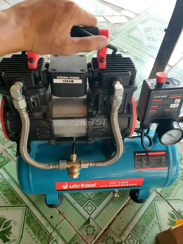 Máy nén khí Victool 1200W. Mua bán Đồ chuyên dụng, Giống nuôi trồng tại Huyện Tam Bình Vĩnh Long được đăng bởi Py hình 1
