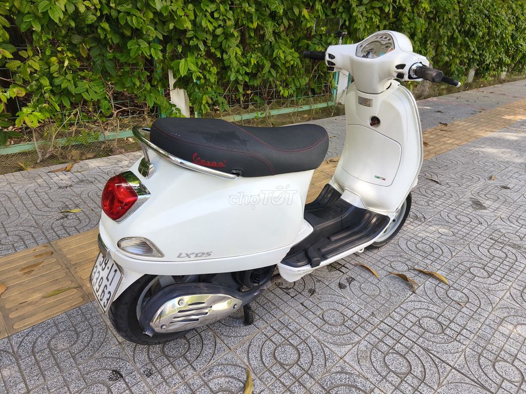 Piaggio Vespa FI 2011 Trắng. Mua bán Xe máy tại Thành phố Thủ Đức Tp Hồ Chí Minh được đăng bởi Phạm Tấn Tiền hình 3