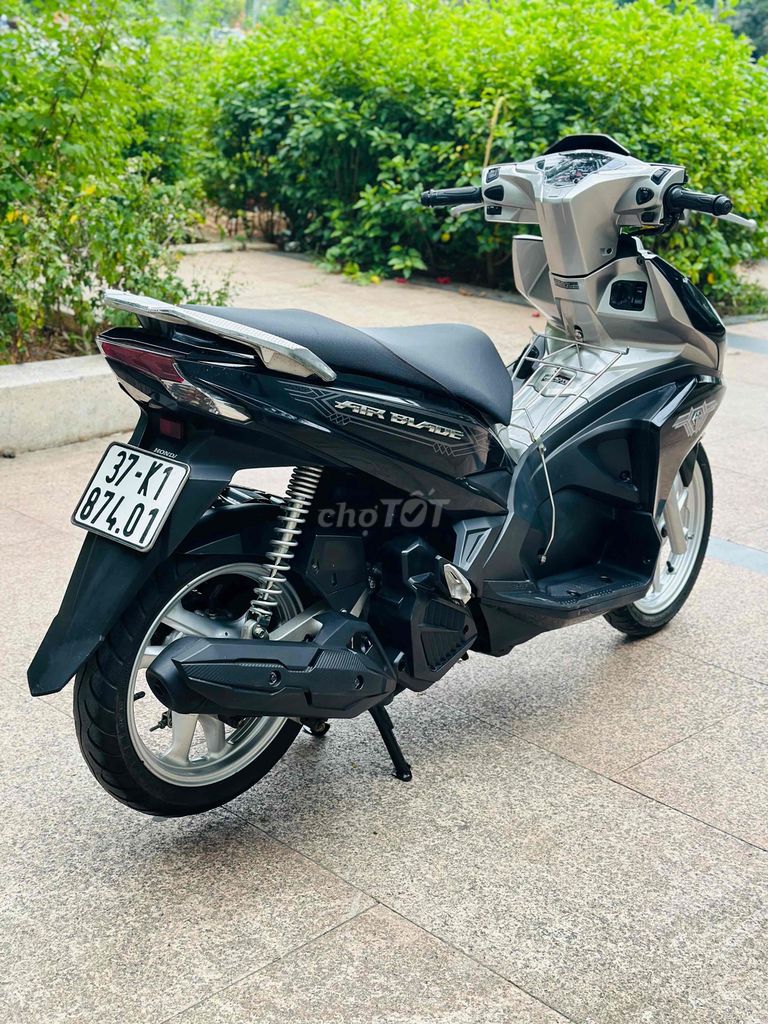 Honda Airblade khoá smakey chính chủ. Mua bán Xe máy tại Quận Bắc Từ Liêm Hà Nội được đăng bởi XE MÁY ÁNH QUÂN hình 3