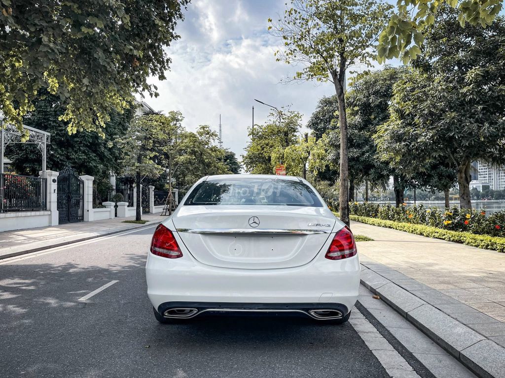 MERCEDES BENZ C250 EXCLUSIVE 2018 Xe Đẹp Bao Check. Mua bán Ô tô tại Quận Tây Hồ Hà Nội được đăng bởi Nguyễn Hoàng Sơn hình 4