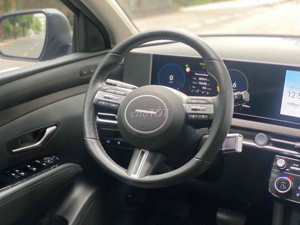 Hyundai Tucson 2025 1.6 Turbo - 9700 km. Mua bán Ô tô tại Quận Phú Nhuận Tp Hồ Chí Minh được đăng bởi Tuấn Kiệt Trần hình 9