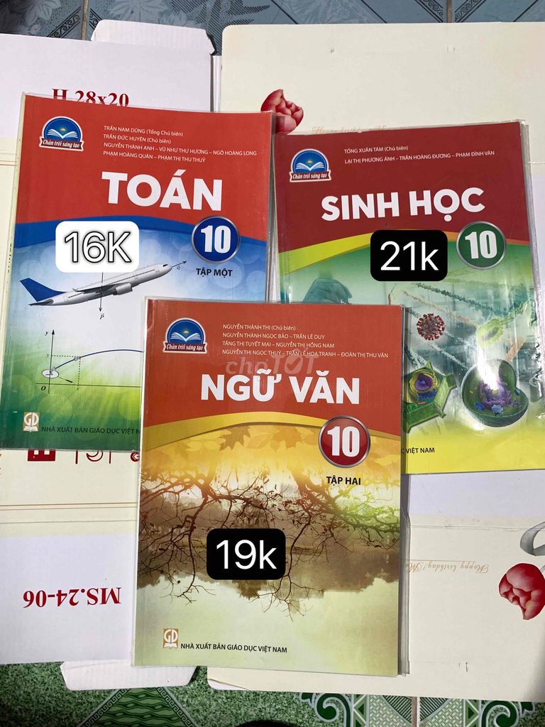 Thanh lý sách giáo khoa lớp 7 và lớp 10. Mua bán Sách tại Quận Tân Bình Tp Hồ Chí Minh được đăng bởi Nguyễn Thy hình 1