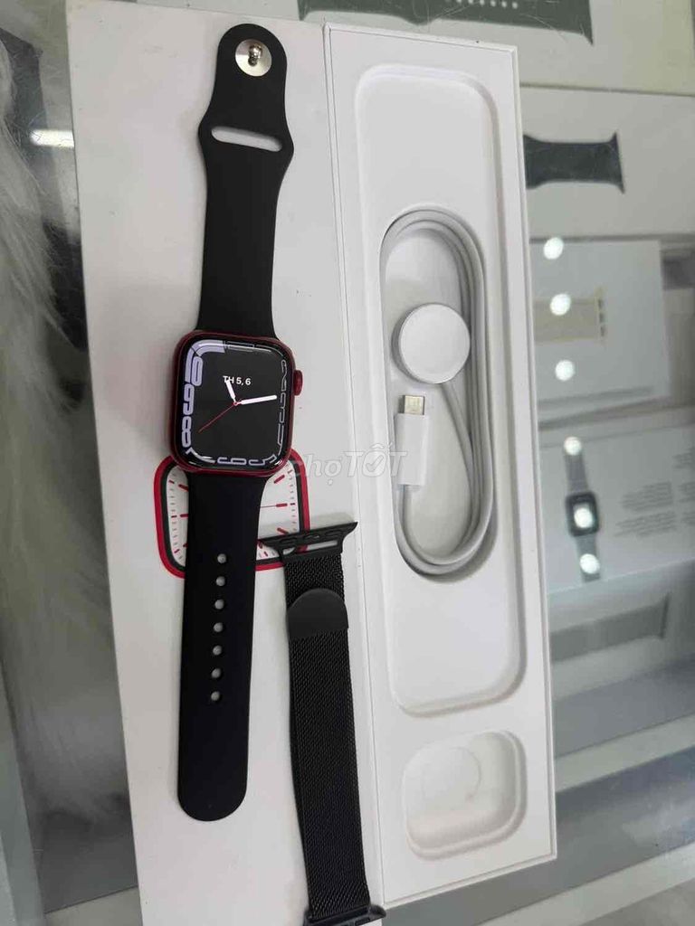 bán apple watch sr7/41 màu đỏ zin likenew 99