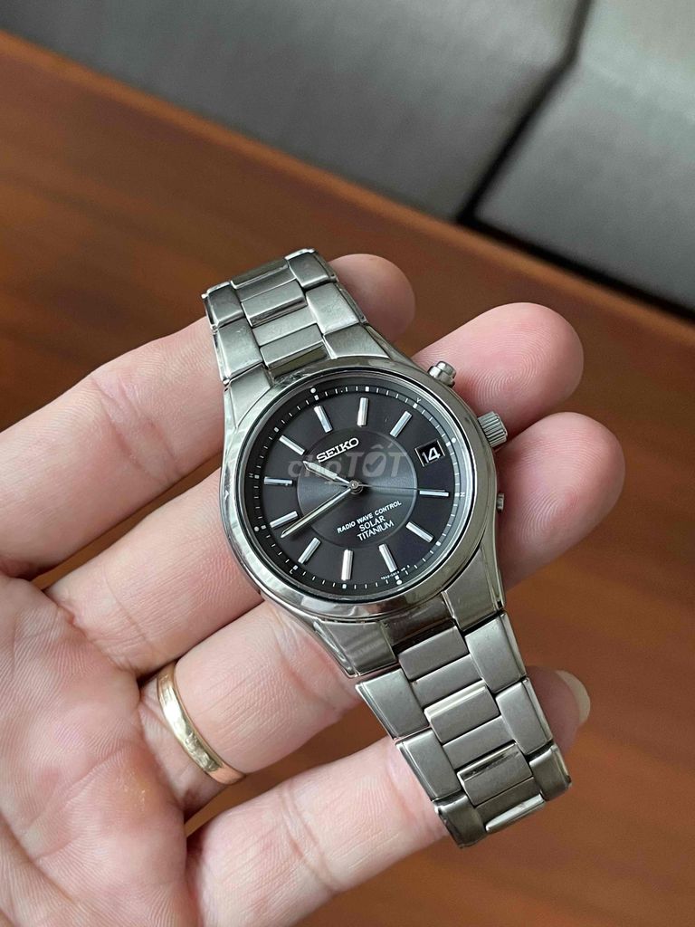 SEIKO TITAN NĂNG LƯỢNG 38.5mm