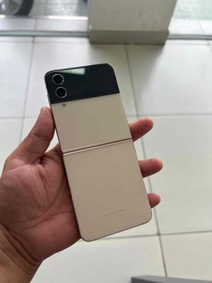 Samsung Galaxy Z Flip 4 256GB Vàng