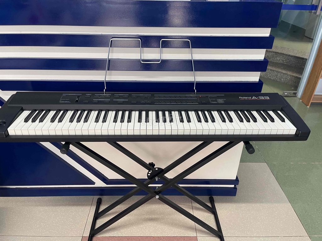 Piano Rolan A33 Đẹp-made in Italia- hàng Nhật