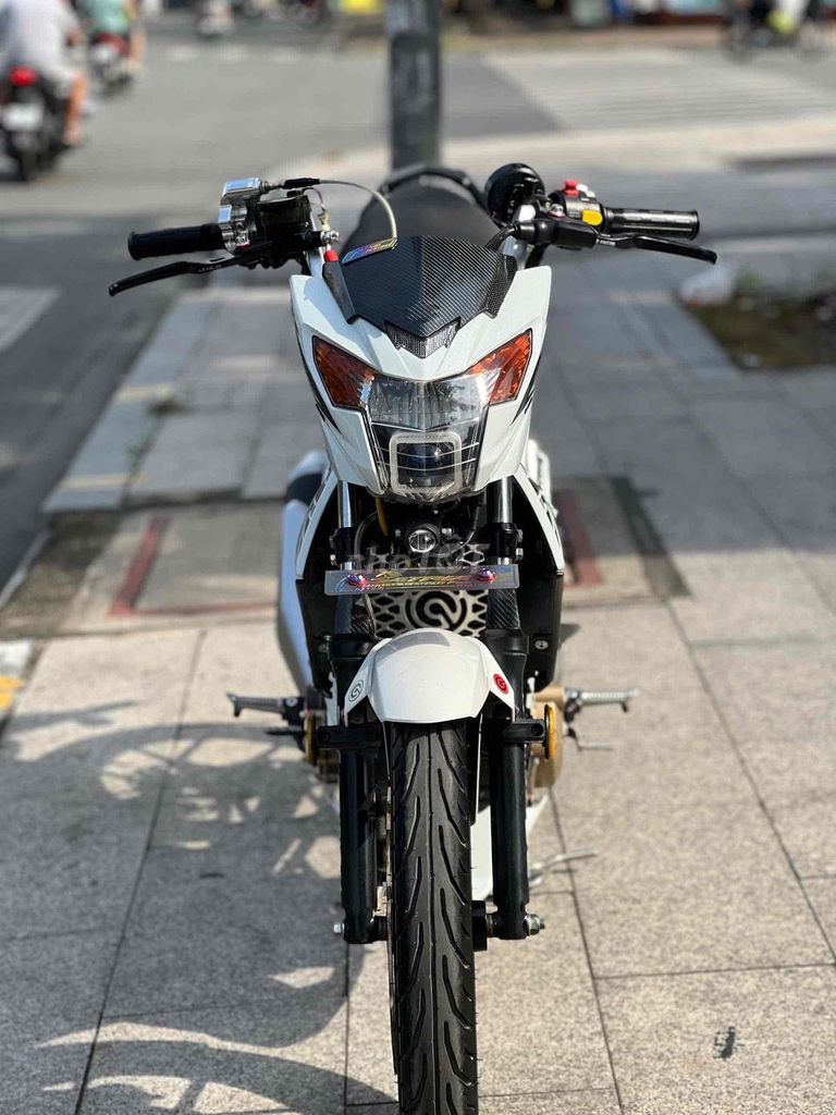 Suzuki Raider Fi 150 2018 Trắng. Mua bán Xe máy tại Quận 11 Tp Hồ Chí Minh được đăng bởi Hưng Từ hình 6