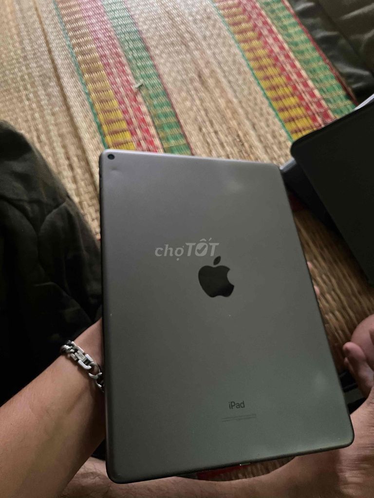 Apple iPad Air 3 Wifi 64GB Xám Lỗi chậm lên màn. Mua bán Máy tính bảng tại Thành phố Thủ Dầu Một Bình Dương được đăng bởi Vh hình 1