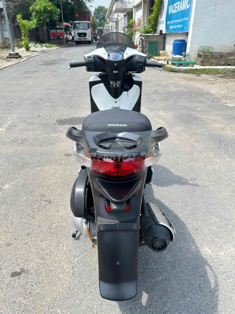 Honda SHi 150 2012 Trắng. Mua bán Xe máy tại Quận 12 Tp Hồ Chí Minh được đăng bởi Cửa hàng Xe máy 380 hình 11