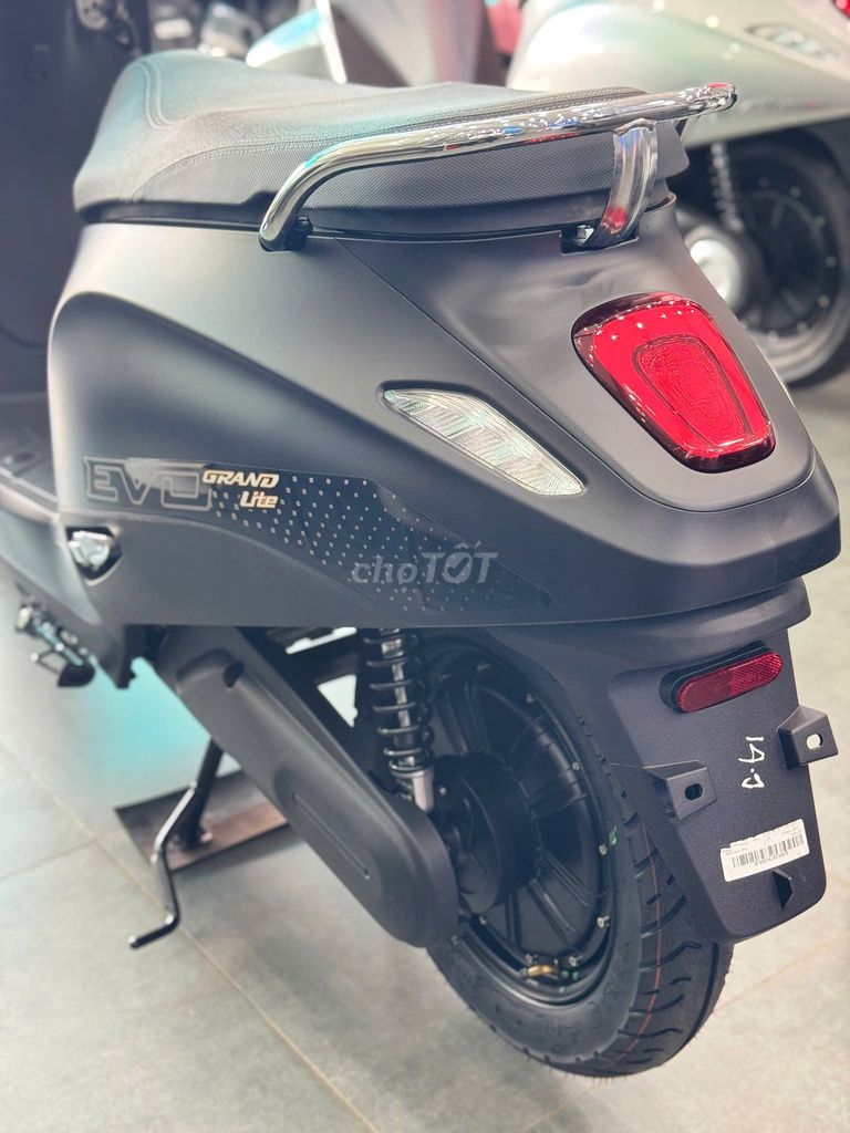 VINFAST EVO GRAND LITE_2 PIN CHẠY 200KM/1 LẦN SẠC. Mua bán Xe máy tại Quận Phú Nhuận Tp Hồ Chí Minh được đăng bởi VinFast Official Store hình 5
