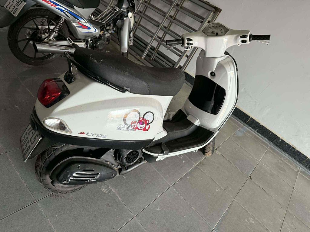kẹt tiền cần bán vespa LX 125cc gtdd. Mua bán Xe máy tại Huyện Châu Đức Bà Rịa - Vũng Tàu được đăng bởi Nguyễn Như hình 3