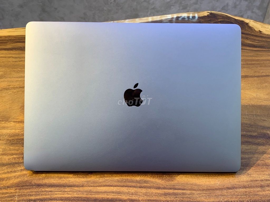 Apple MacBook Pro 2018 15" i7/16G/512GB used