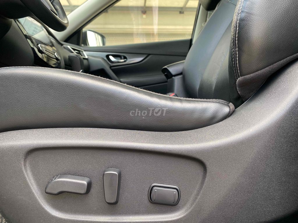 Nissan X trail 2016 2.0 2WD Premium. Mua bán Ô tô tại Quận Nam Từ Liêm Hà Nội được đăng bởi KM Auto hình 7