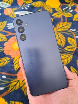 Samsung A25 5G 8GB/128GB Đen nguyên Zin quá đẹp.