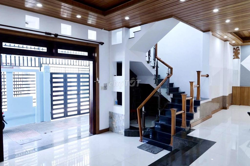 CHO THUÊ NHÀ 3 TẦNG 5 PHÒNG NGỦ GẦN BIỂN VĨNH NGUYÊN GIÁ 20TRIỆU/THÁNG