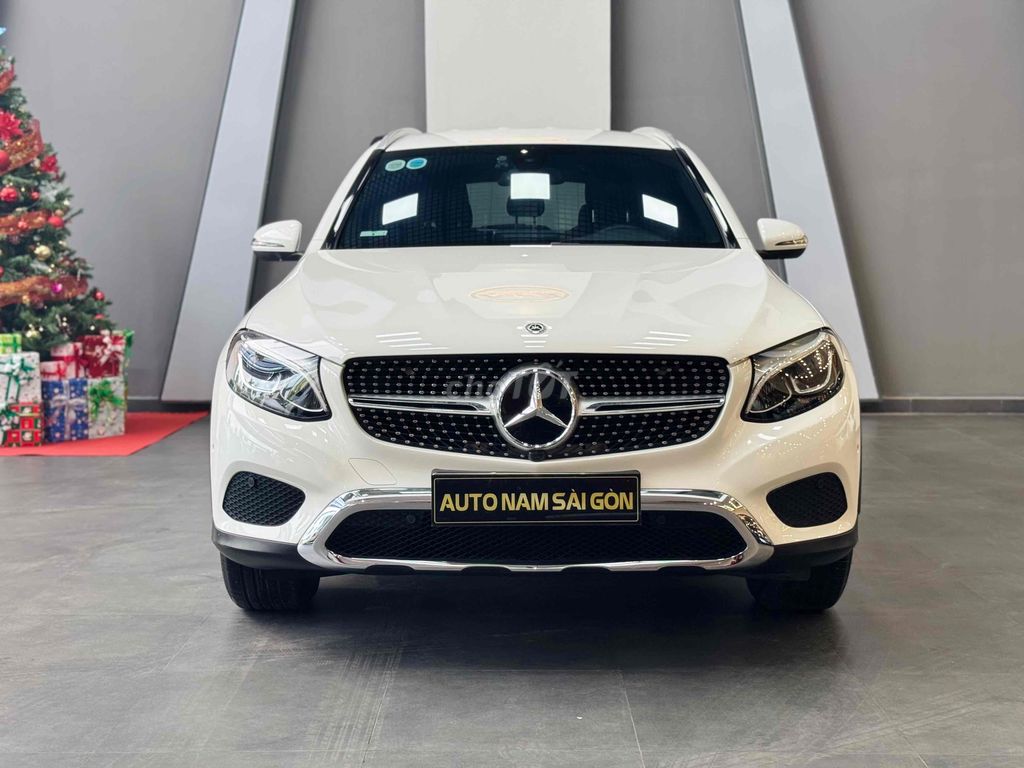 Mercedes Benz GLC200 - Trắng/nâu - 33000 km