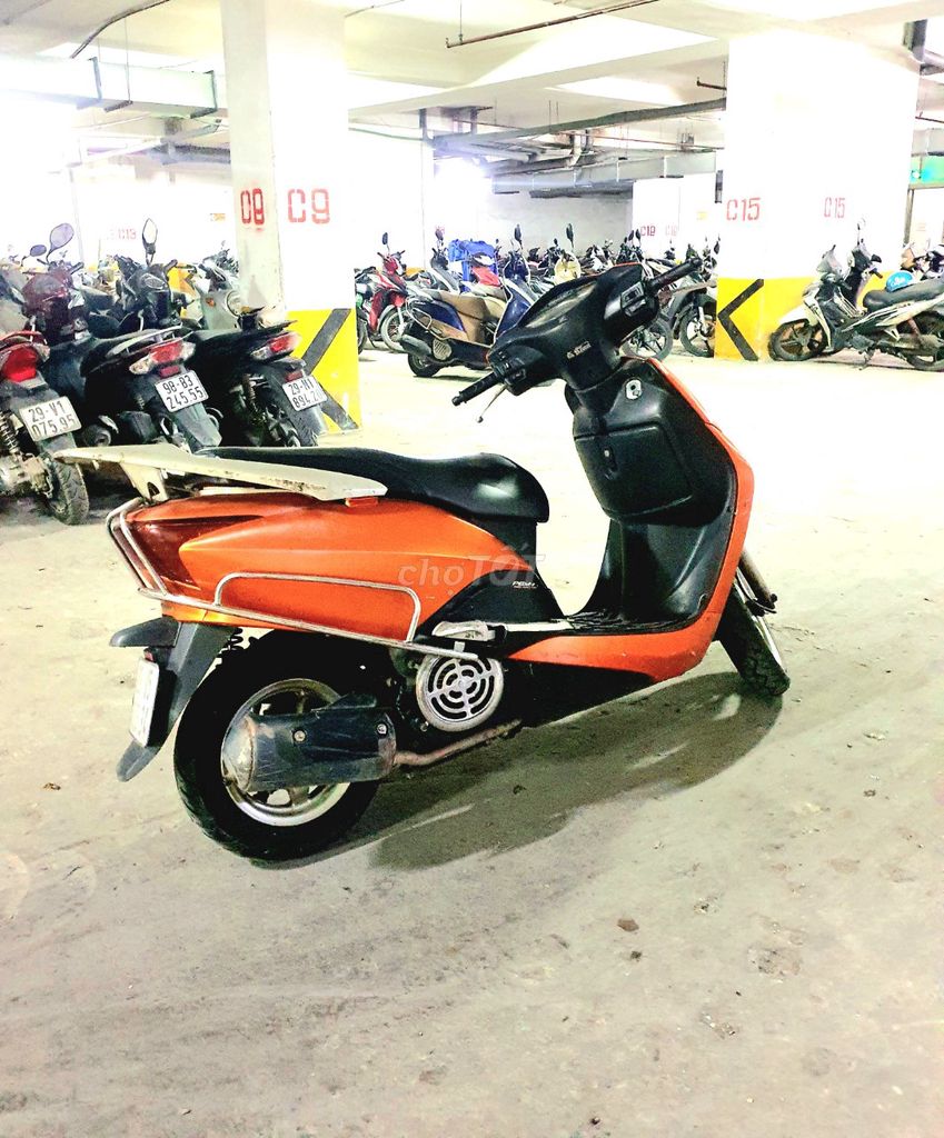 Xe lead nữ ít sử dụng máy zin nổ là đi giá hợp lí. Mua bán Xe máy tại Huyện Thanh Trì Hà Nội được đăng bởi Chủ shop Giày Nguyệt xinh hình 4