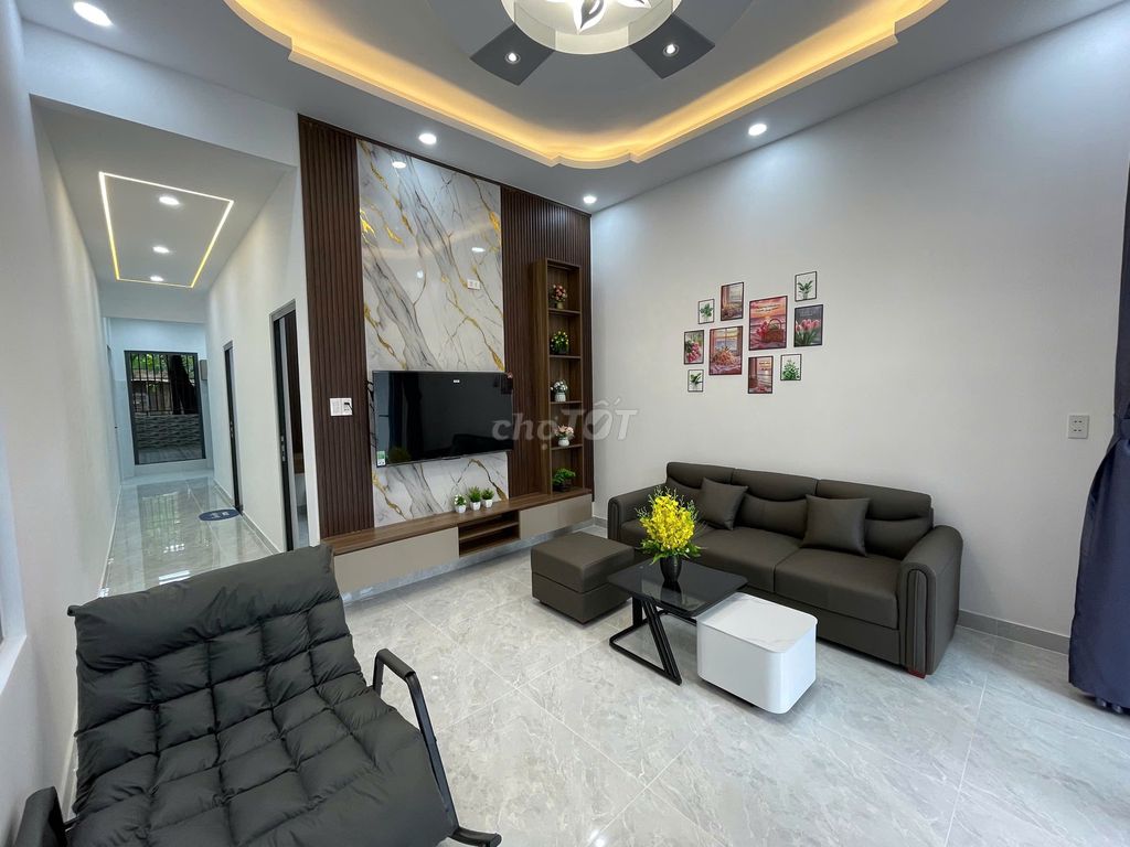 Bán căn nhà 100m2 - nhà full nội thất - 2PN-1WC - gần bờ bao sông SG