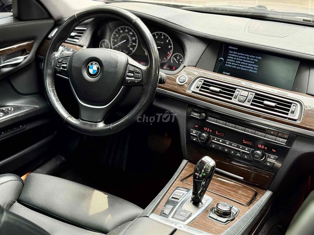 BMW 7 Series 2009 F02 new model dkld 2011. Mua bán Ô tô tại Quận Tân Phú Tp Hồ Chí Minh được đăng bởi Lê Băng Vinh hình 18