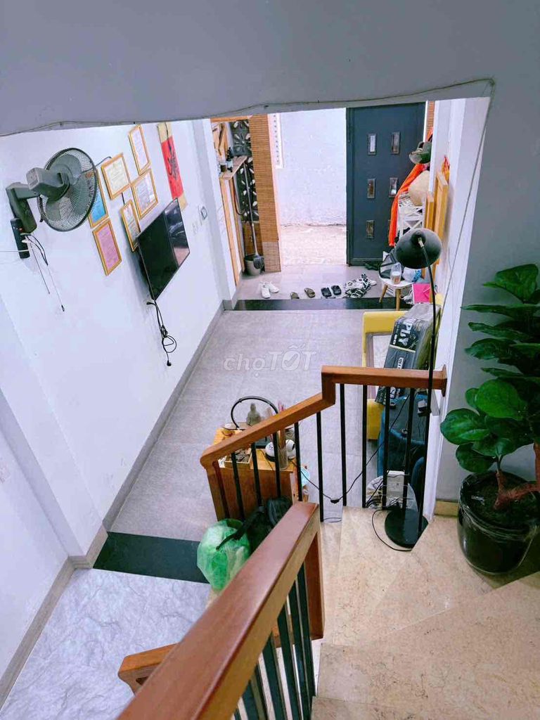 BÁN NHÀ BỜ HỒ HAM NGHI 3,5 TẦNG SIÊU RẺ