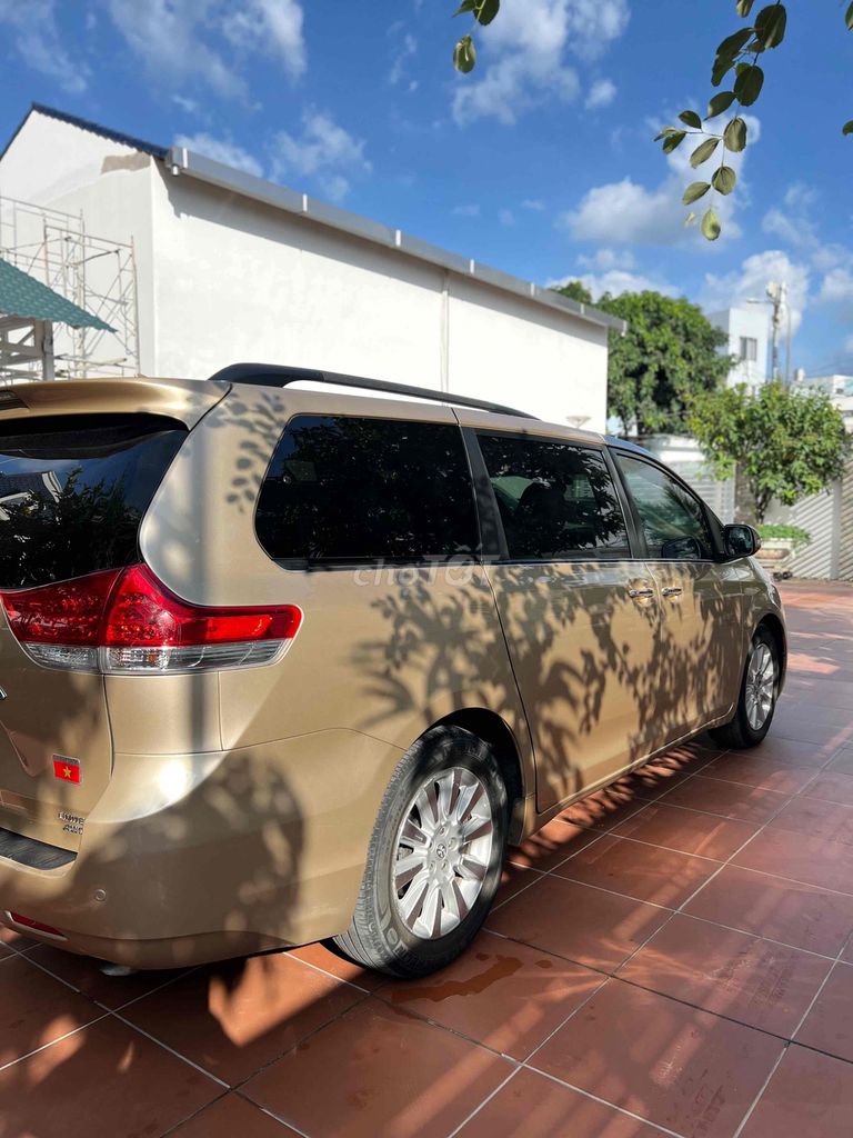 Toyota Sienna 2012 - 86000 km. Mua bán Ô tô tại Quận Ninh Kiều Cần Thơ được đăng bởi Triển Oto Xuân Khánh hình 8