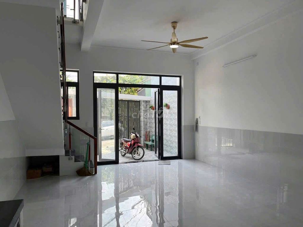 Аренда · 3 комн. · 90 м² · Huyện Hóc Môn, ул. Đường Phan Văn Hớn