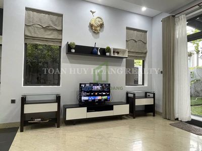 Аренда · 4 комн. · 180 м² · Quận Hải Châu, ул. Đường Nguyễn Tất Thành