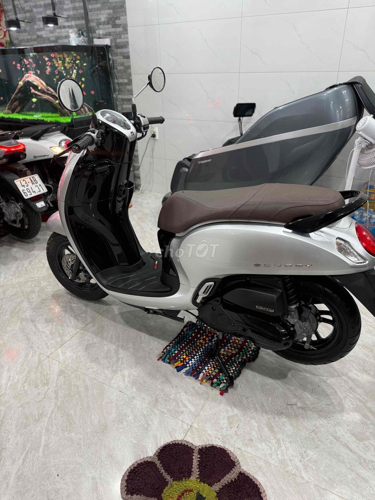 Honda Scoopy 2021 серебристый