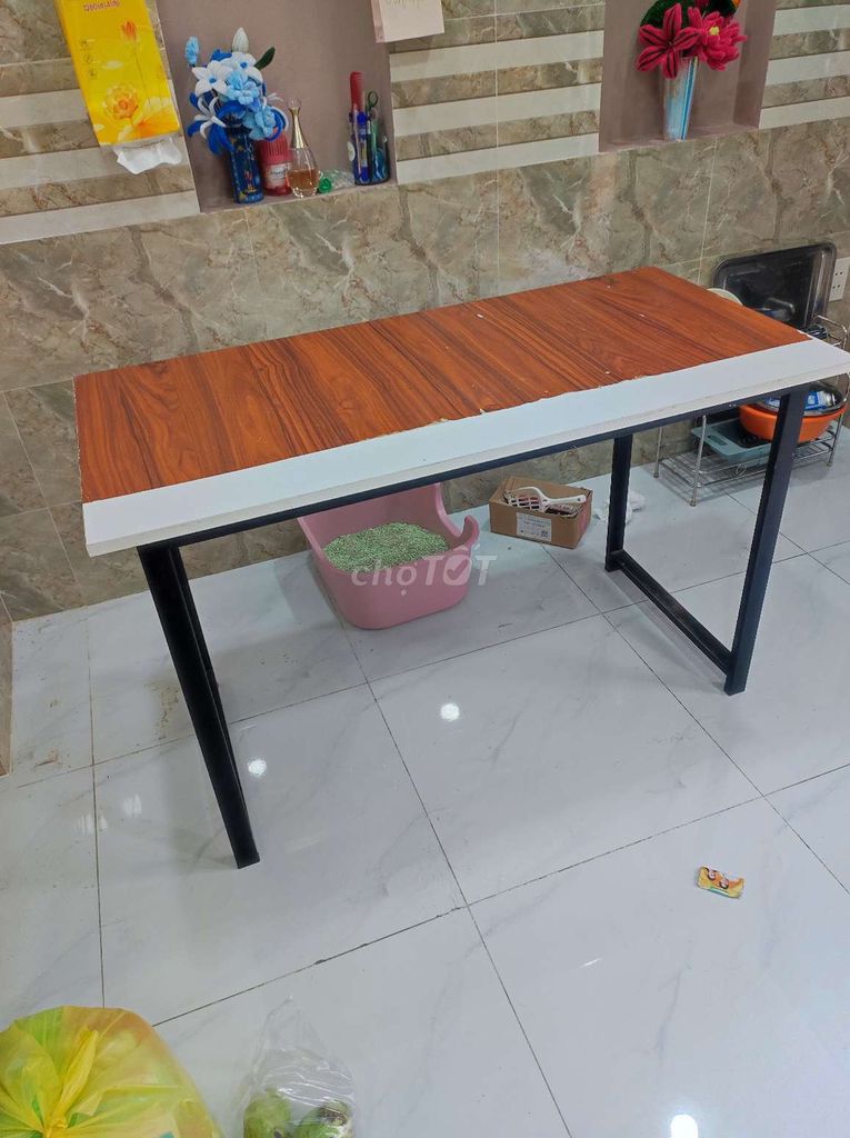 Bàn mặt gỗ chân sắt dài 120cm rộng 60cm cao 70cm