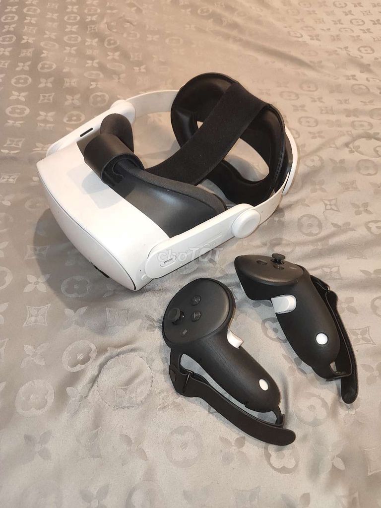 Tai nghe VR Meta Quest 3S 128GB Trắng cũ. Mua bán Thiết bị chơi game tại Quận Thanh Khê Đà Nẵng được đăng bởi Makedonsky hình 1