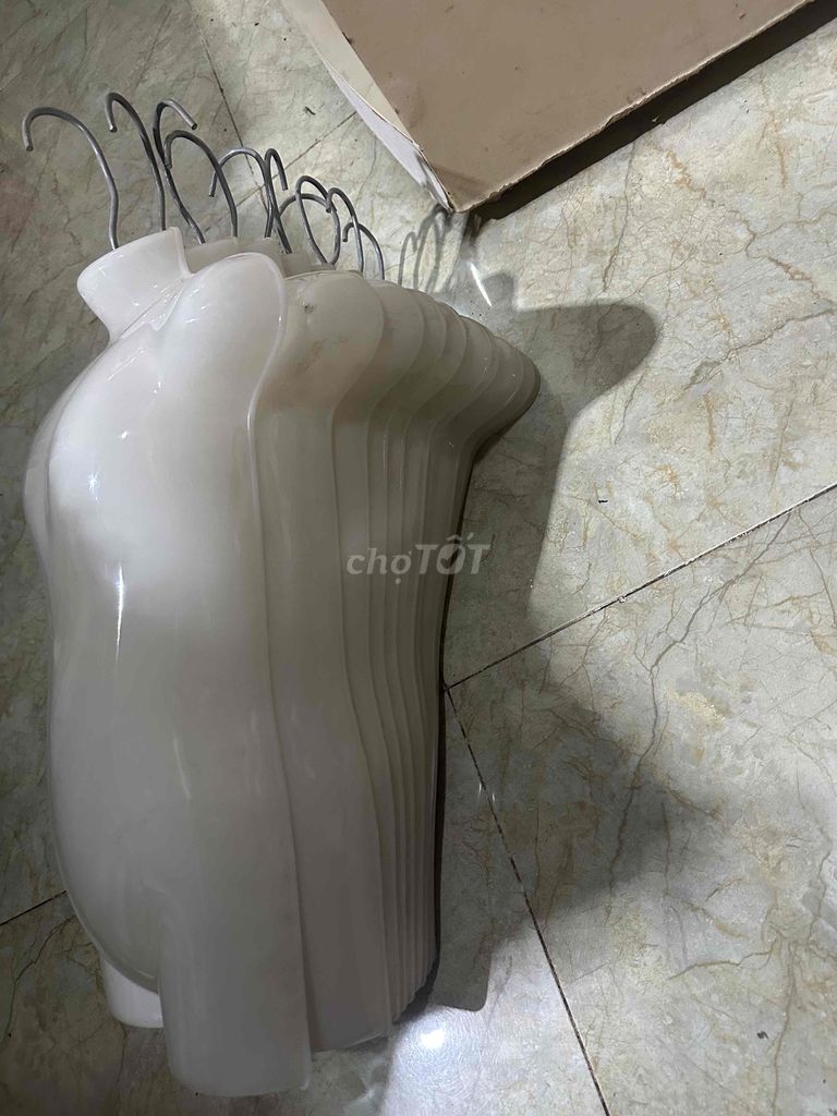 Manocanh máng nhựa trẻ em mới 98%