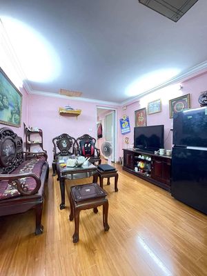Giá đầu tư hơn 3 tỷ Tập thể Bách Khoa, Tầng 2 Sổ Đỏ 45/75m ô tô đỗ cửa