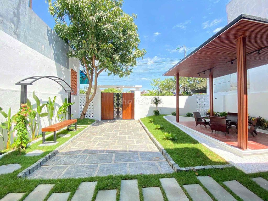 Аренда · 3 комн. · 200 м² · Quận Cẩm Lệ, ул. Đường Lê Ấm