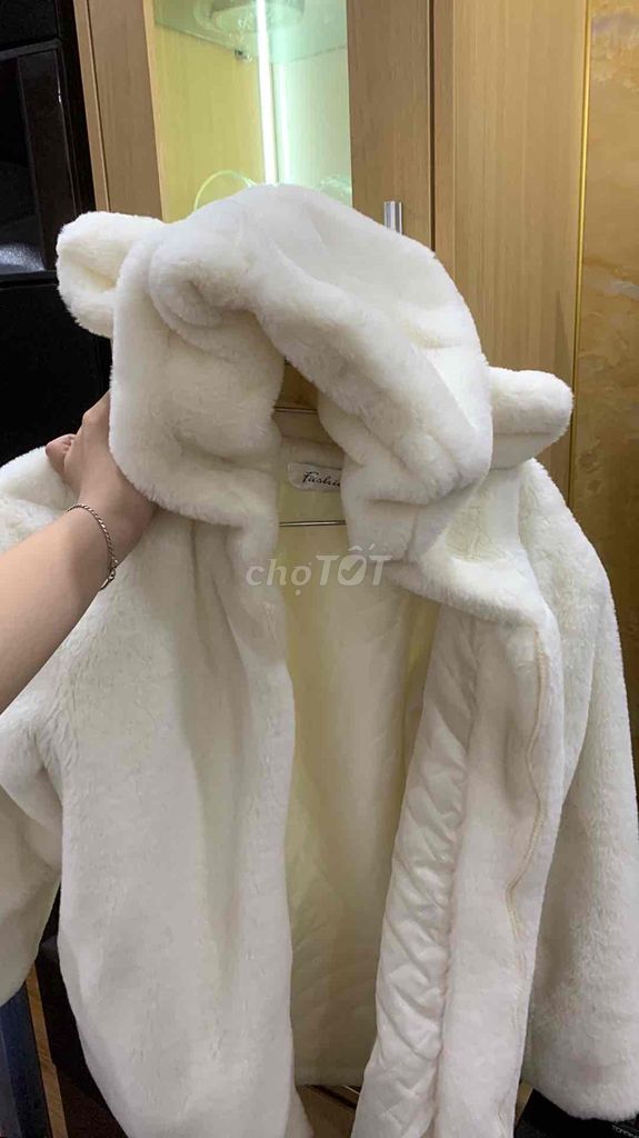 Áo khoác lông Nữ Trắng có mũ tai gấu. Mua bán Quần áo tại Quận Hai Bà Trưng Hà Nội được đăng bởi nguyễn anh thư hình 1
