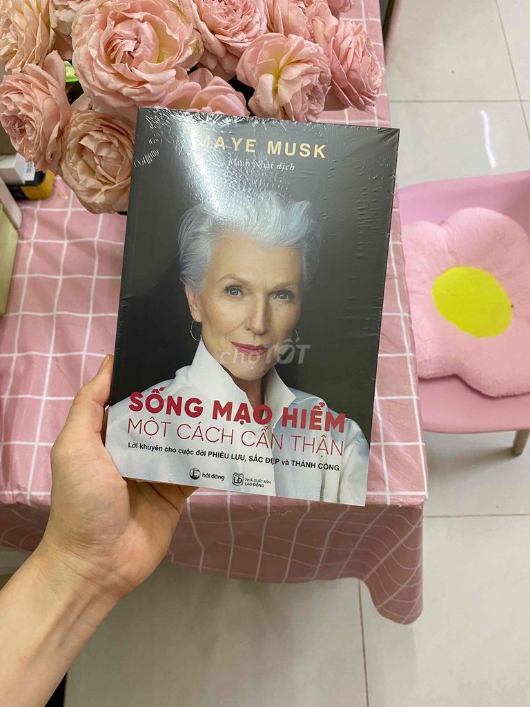 Sống mạo hiểm một cách cẩn thận (mới đọc 1 lần). Mua bán Sách tại Quận 1 Tp Hồ Chí Minh được đăng bởi Thảo Lê hình 1