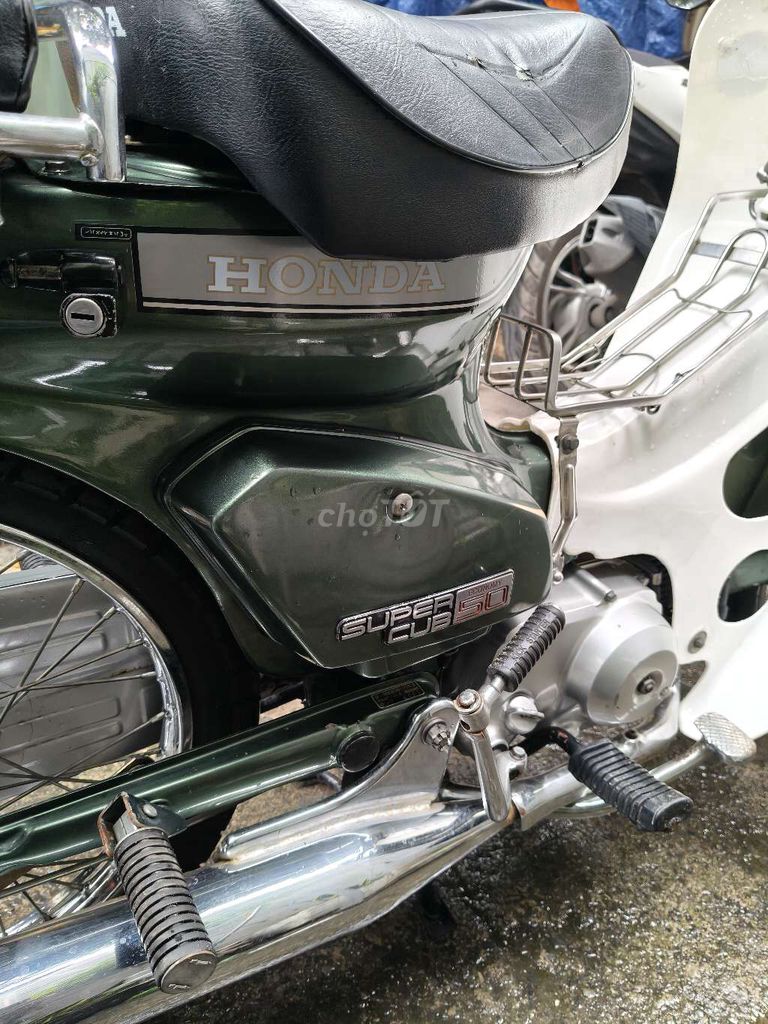 Классический зеленый Honda Super Cub 50