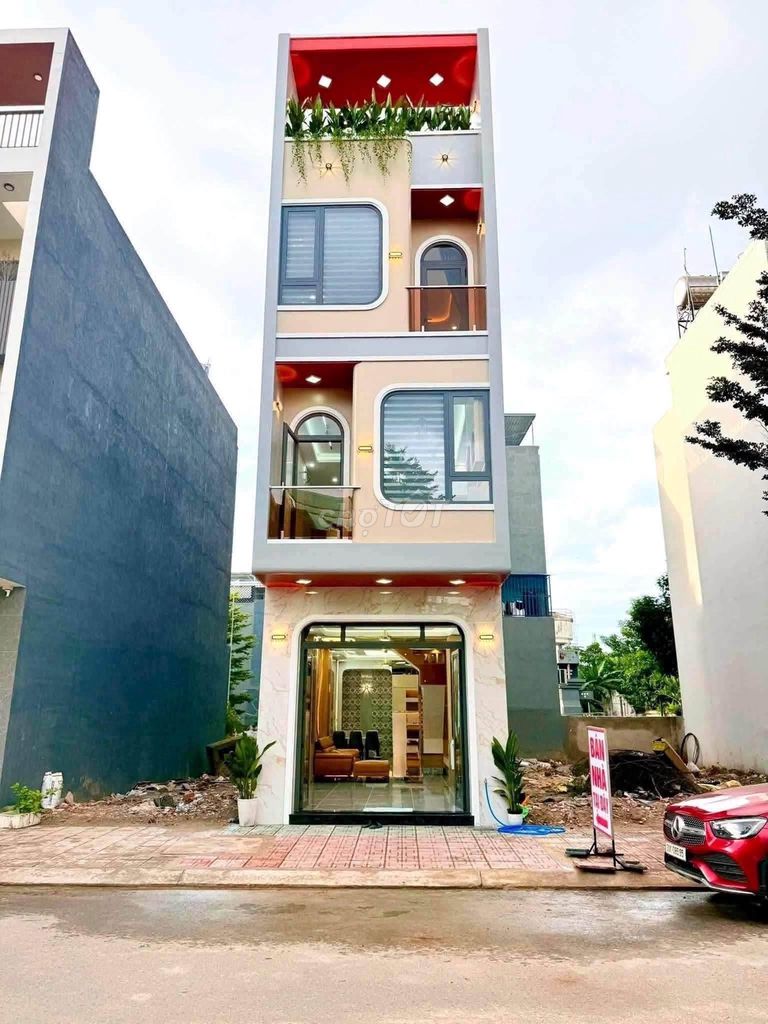 Bán nhà phố 1 trệt 2 lầu gần AEON Mall Bình Dương