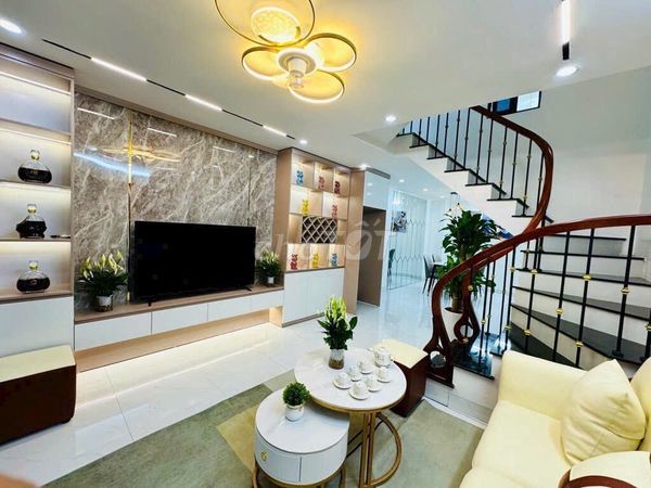 BÁN NHÀ HOÀNG HOA THÁM CHỈ VIỆC XÁCH BALI ĐẾN Ở 44M2