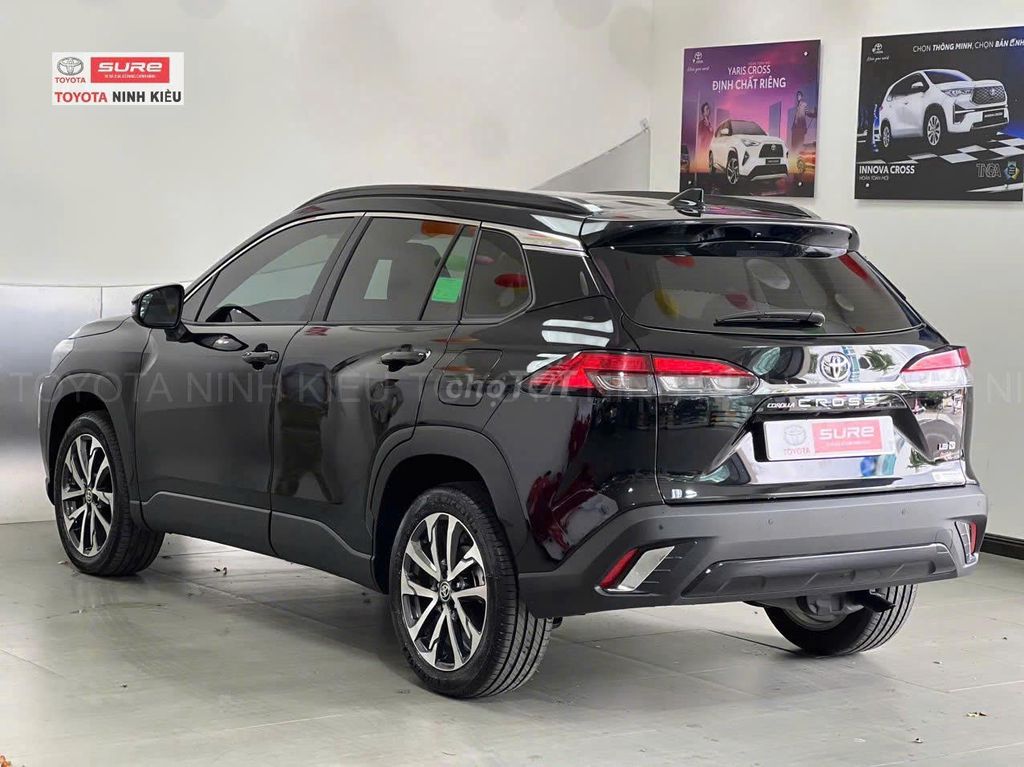 Toyota Cross 1.8V 2024 màu đen, 5.000 km. Mua bán Ô tô tại Quận Ninh Kiều Cần Thơ được đăng bởi Phúc Toyota Ninh Kiều hình 4