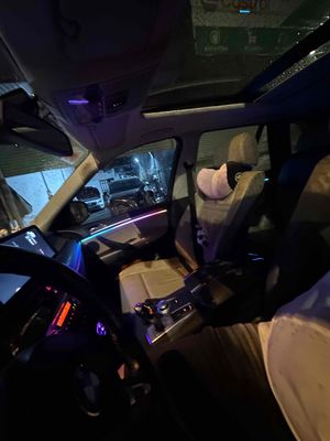 BMW X5 SUV 5 chỗ màu Đen