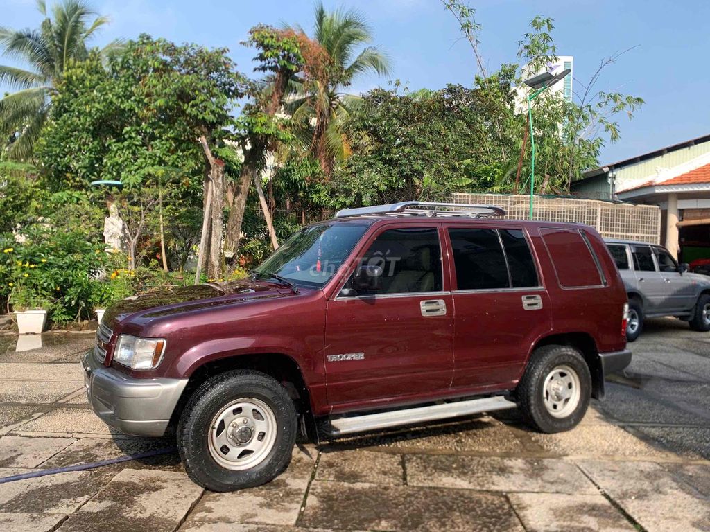 Isuzu Trooper 2001 - 150000 km. 2 cầu