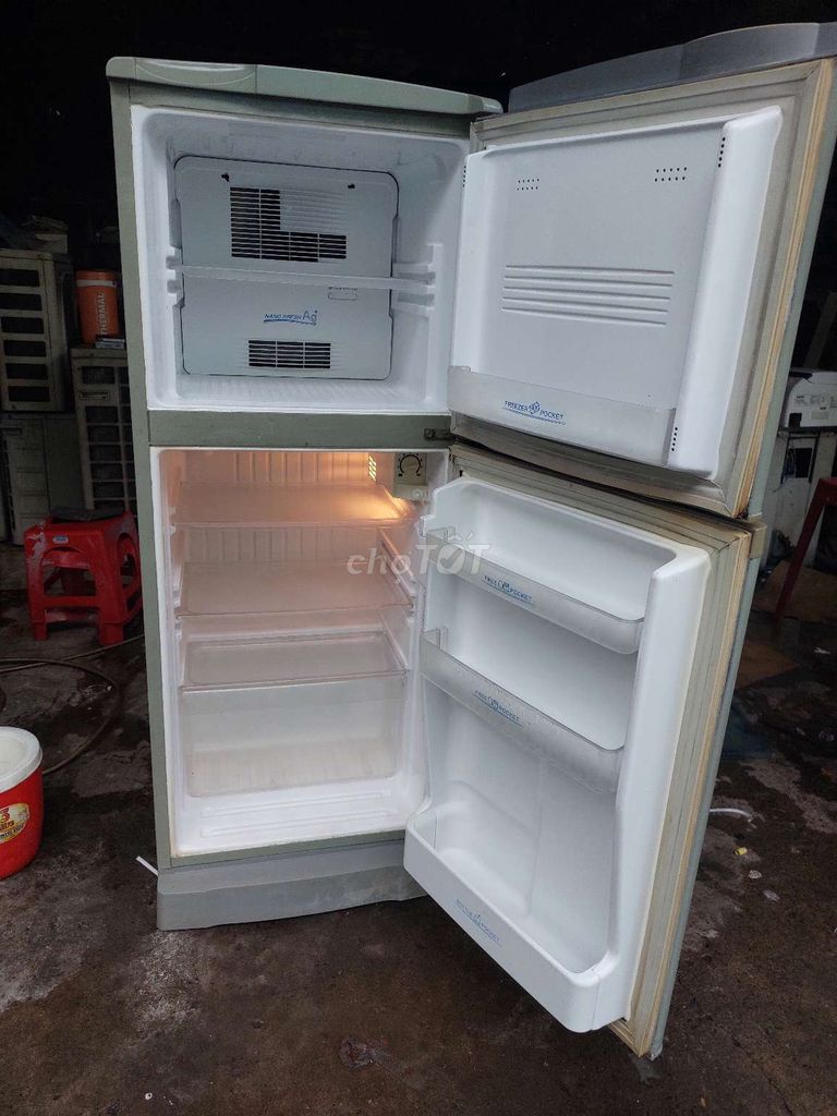 tủ lạnh hiệu sanyo 135lit