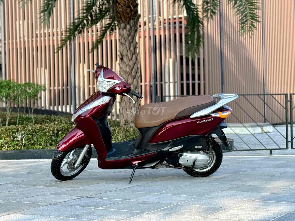 Honda Lead 125 Đỏ Mận dùng giữ còn rất mới ạ HN. Mua bán Xe máy tại Quận Ba Đình Hà Nội được đăng bởi Xe Máy Nam Thi hình 3