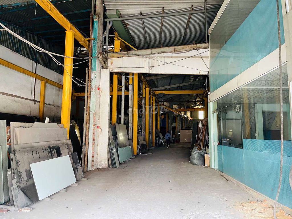 Bán xưởng mặt tiền Tân Kỳ Tân Quý 1.300m²