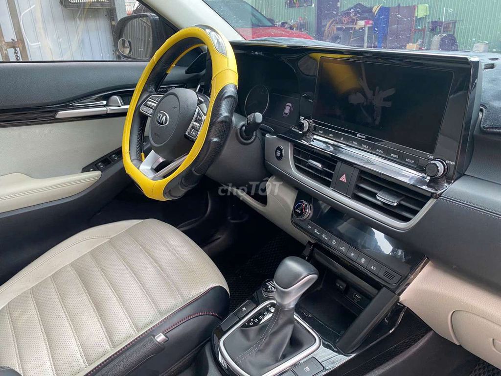 Kia Seltos 2020 Premium 1.4 Turbo,màu vàng,4v km. Mua bán Ô tô tại Quận Bình Tân Tp Hồ Chí Minh được đăng bởi Son Do hình 12
