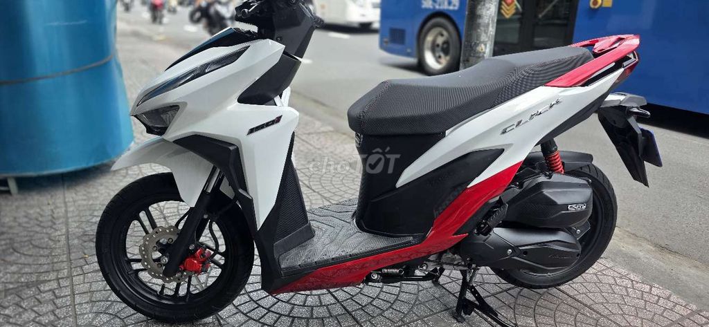 Honda Click Thai 150cc белый, красный, черный