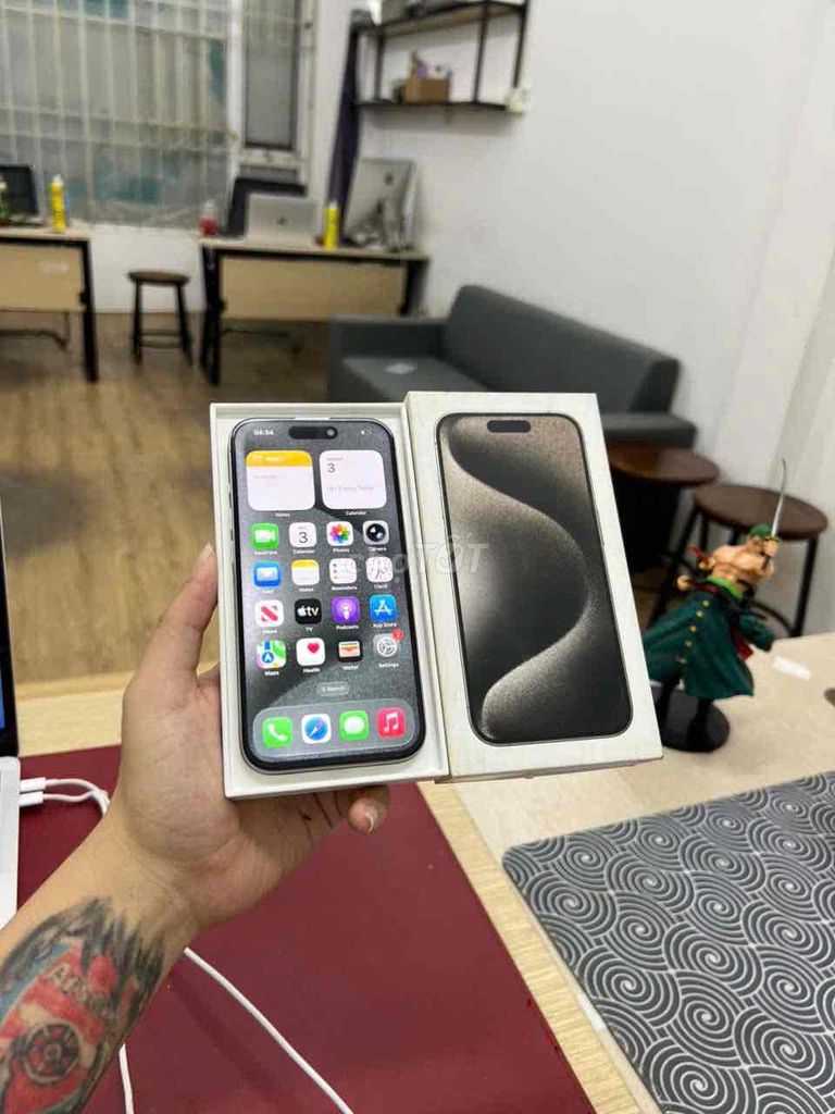 iPhone 15 Pro QTE 256G Titan tự nhiên đẹp 99%. Mua bán Điện thoại tại Quận Đống Đa Hà Nội được đăng bởi Hà Nội Mobile Bao Duyệt Nợ Xấu hình 1