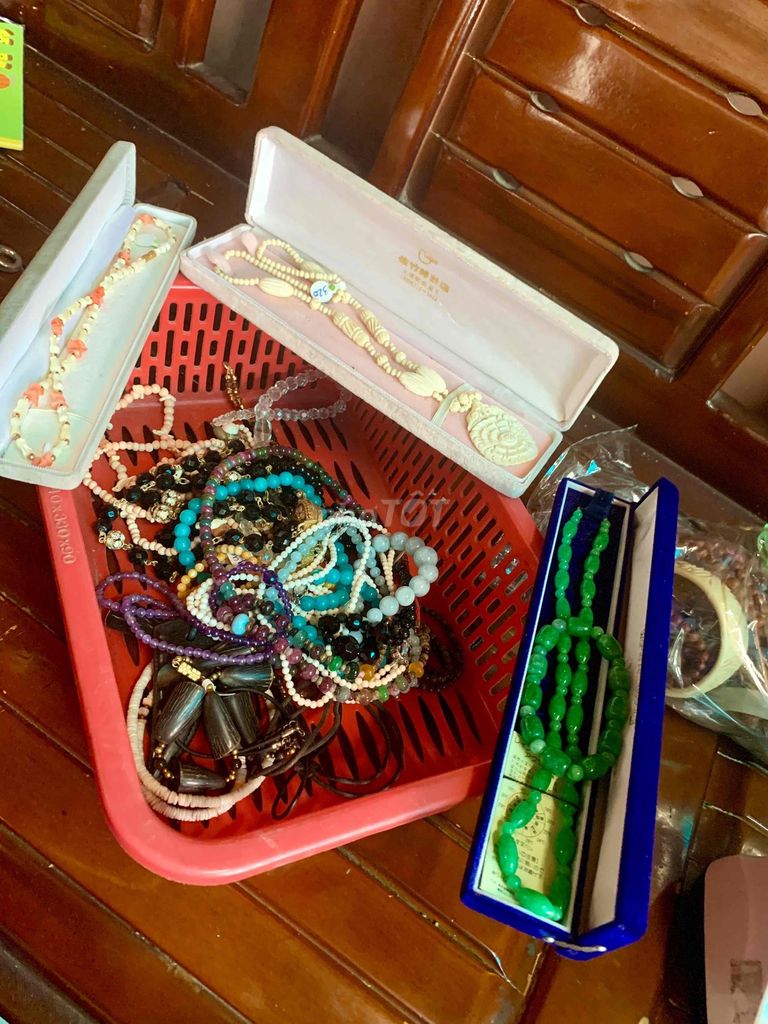Vòng cổ Nữ Tourmaline, san hô, xương. Mua bán Phụ kiện thời trang khác tại Thành phố Huế Thừa Thiên Huế được đăng bởi tiệm nhà Mật hình 1